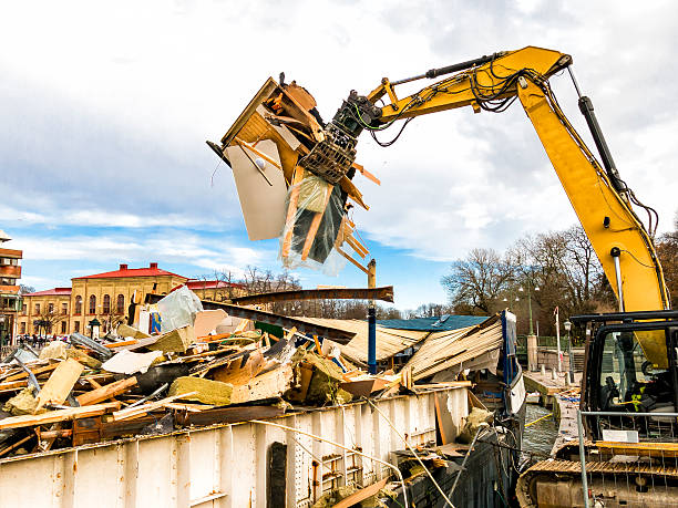 Best Construction Debris Removal  in Milwaukie, OR
